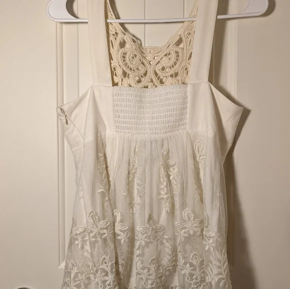 Boston Proper Crocheted Lace Tank Top - Picture 6 of 7